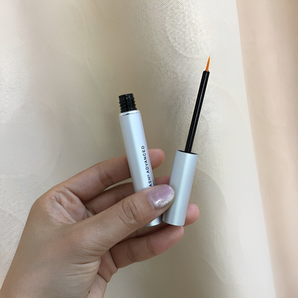   SleekStrands™ | Wimpernwachstumsserum VIVAR